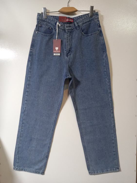 BG943